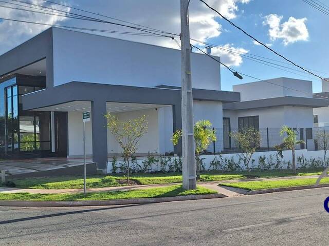 Casa para Venda em Cuiabá - 1