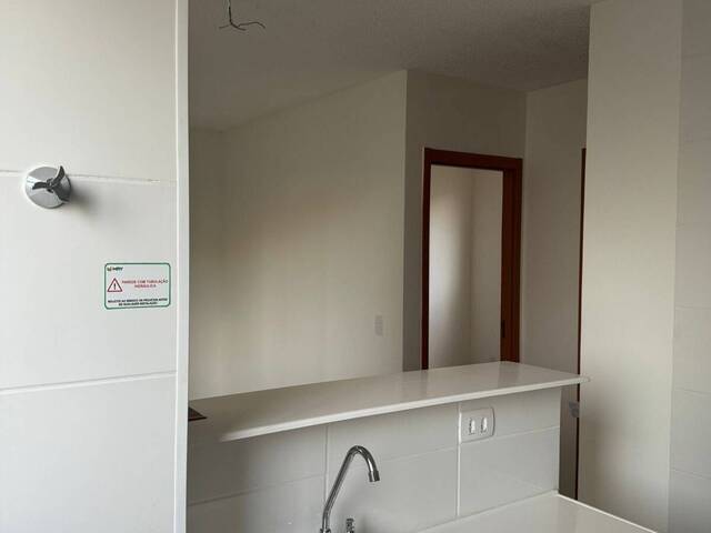 Apartamento para Venda em Várzea Grande - 2